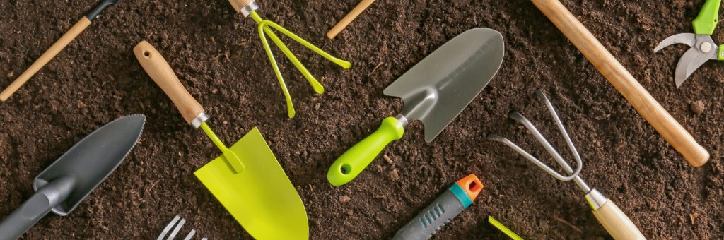 Saiba como afiar ferramentas para jardim